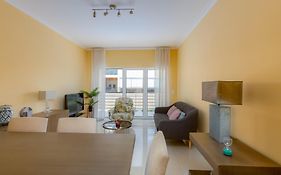 The Village - Apart Para 6 Com Ac, Garagem E Piscina, A Poucos Min Da Gale